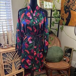 Victoria’s Secret Black Tropical Chantilly Lace Boho Cottage Mini Kimono Robe